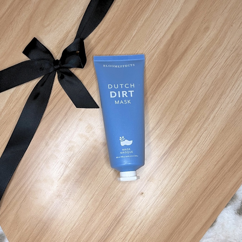 Skin care. Facial mask. Dutch dirt mask